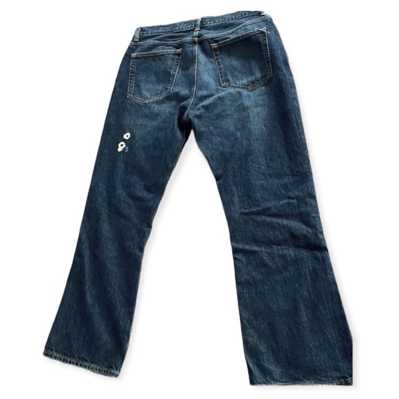 Cremieux Jeans Bootcut Premium Denim Distressed Holes Slightly Flared Size 34/30 - Picture 2 of 7